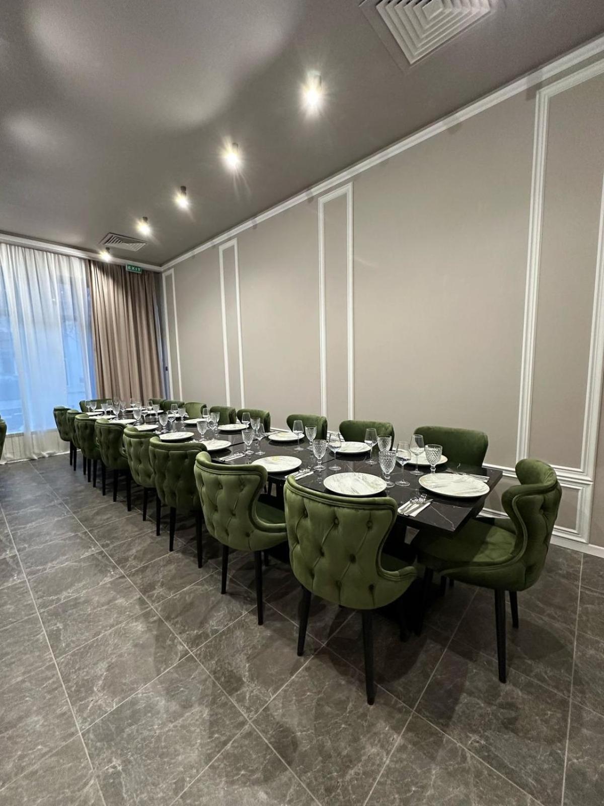 Coliseum Hotel Calafat Bagian luar foto