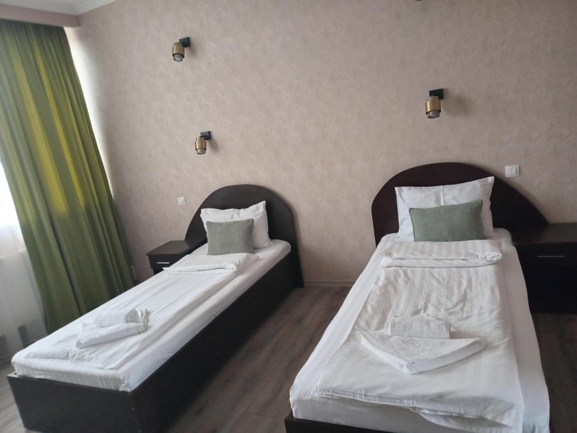 Coliseum Hotel Calafat Bagian luar foto