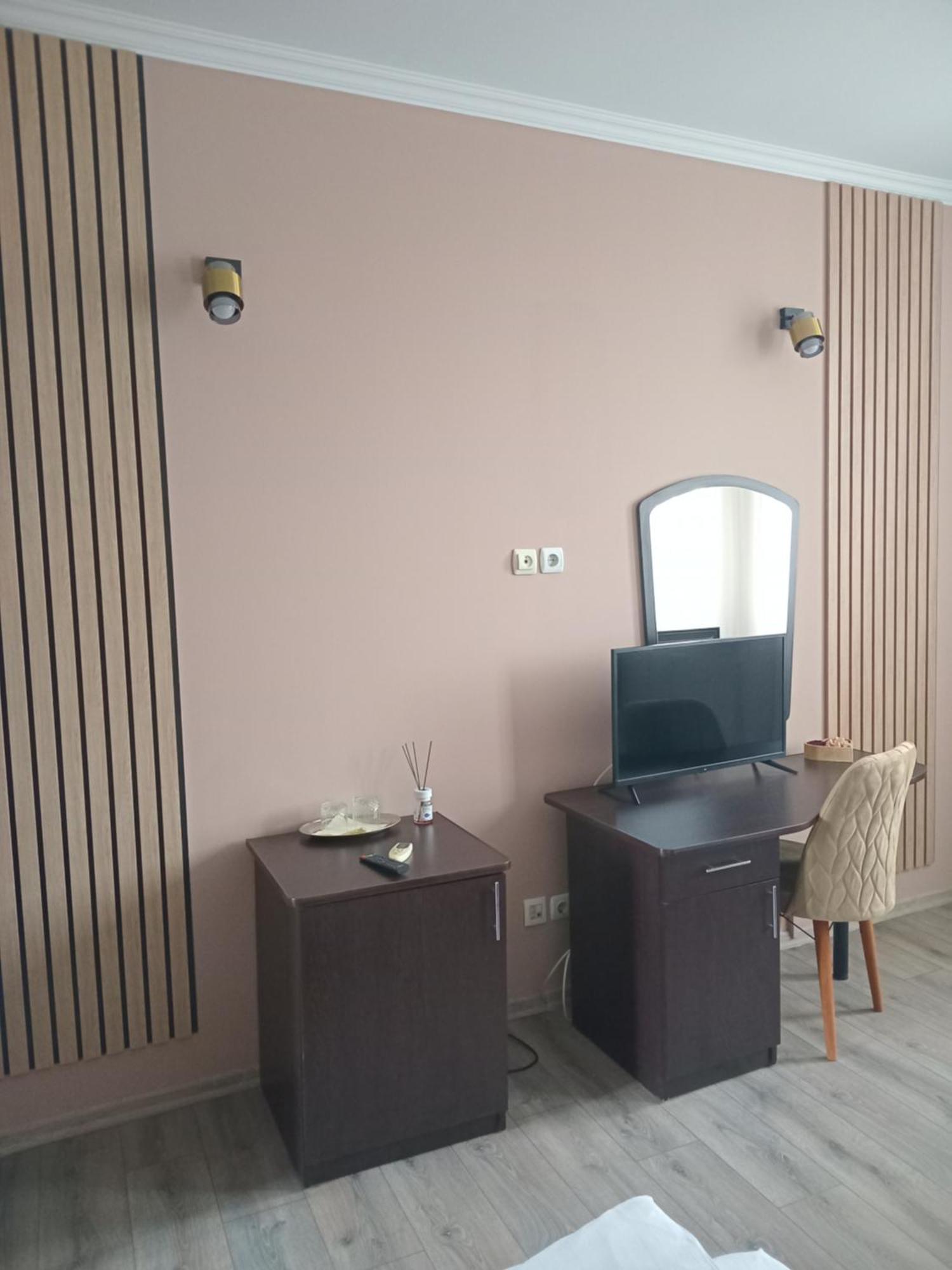 Coliseum Hotel Calafat Bagian luar foto
