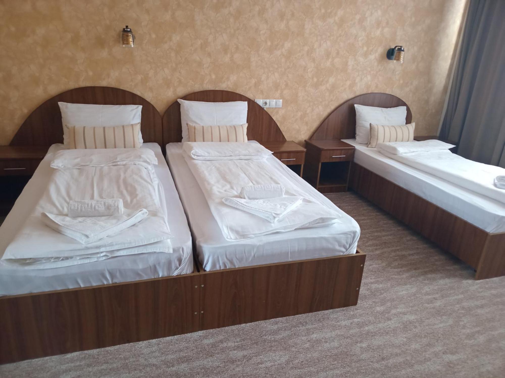 Coliseum Hotel Calafat Bagian luar foto